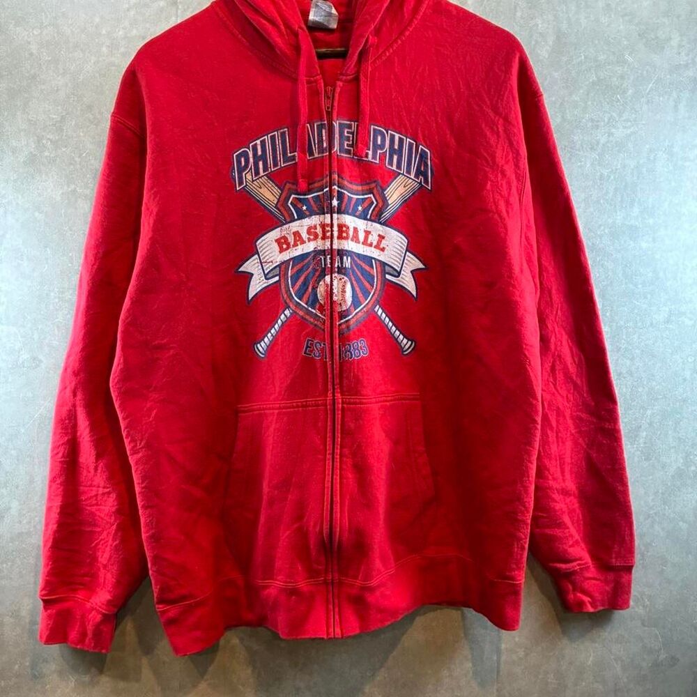 Gildan Men's Red Hoodie